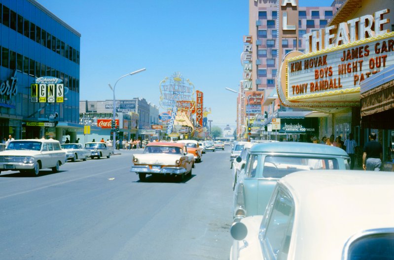 Автомобильная Америка 40-60-х в цвете