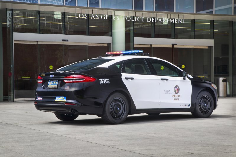 Компания Ford, сегодня занимает 63% американского рынка полицейских машин.