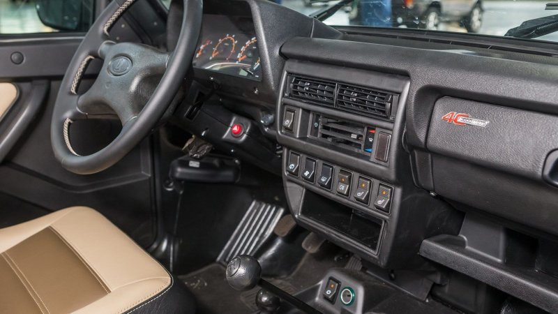 Юбилейная Lada 4x4 с кожаным салоном