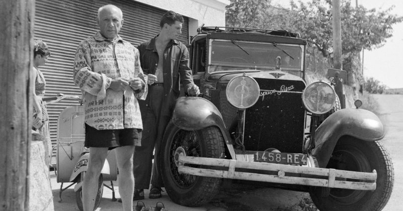 Вот прекрасная 6-цилиндровая L'hispano Suiza 1918 года из коллекции художника.