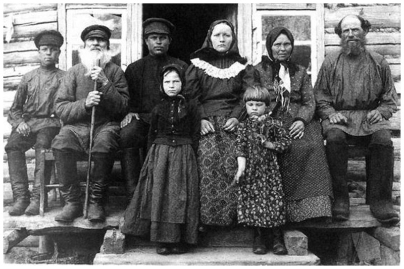 Крестьянская семья. Рязанская губерния, Касимовский уезд, село Увяз. 1910