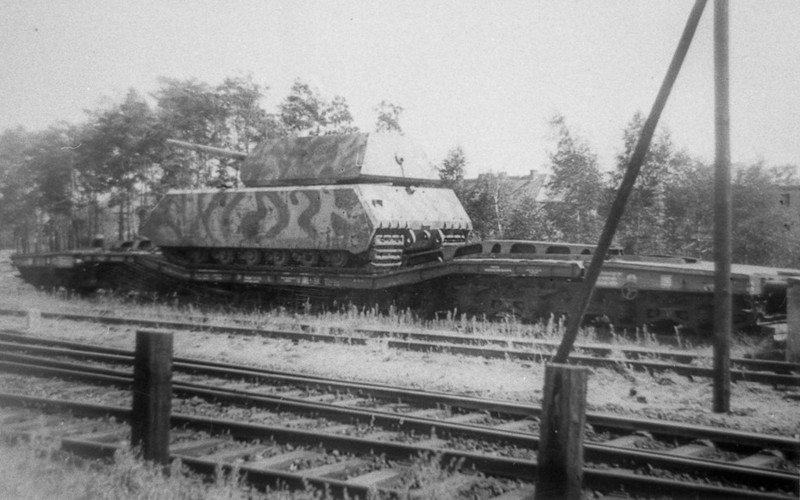Собранный из двух танков образец Pz.Kpfw.Maus, Куммерсдорф, осень 1945 года