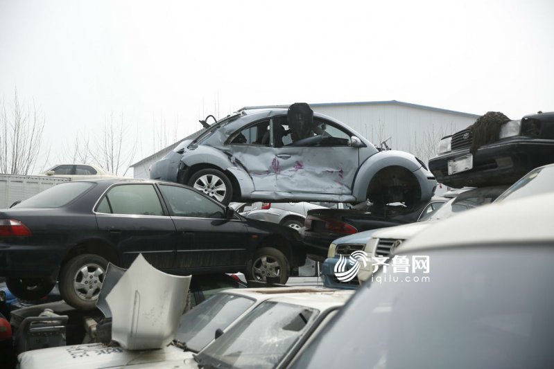 Китайская автомобильная свалка