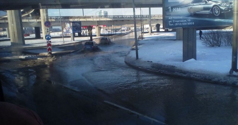 Пулковское шоссе в Санкт-Петербурге ушло под воду