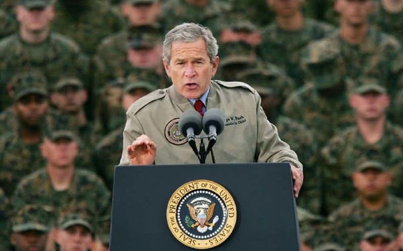 13. Джордж Буш - младший (2001 - 2009) — "Дубьё" и его дорогие войны