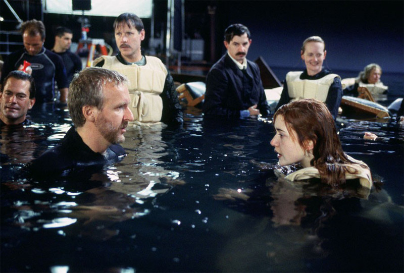 Джеймс Кэмерон и Кейт Уинслет на съёмках фильма «Титаник».