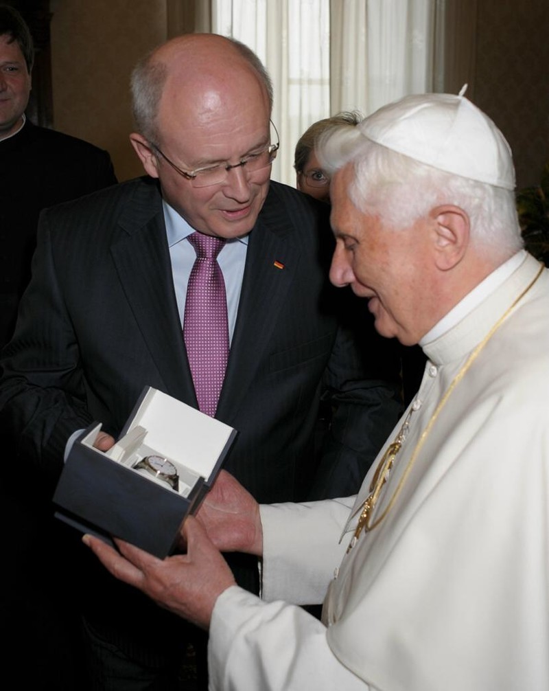 Часы папы римского Бенедикт XVI