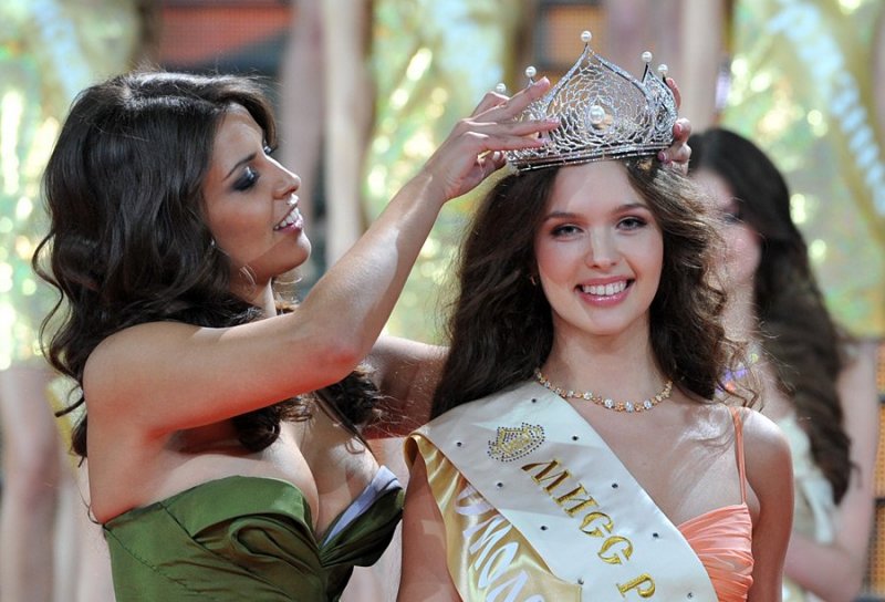 «Мисс Россия» признана Елизавета Голованова из Смоленска
