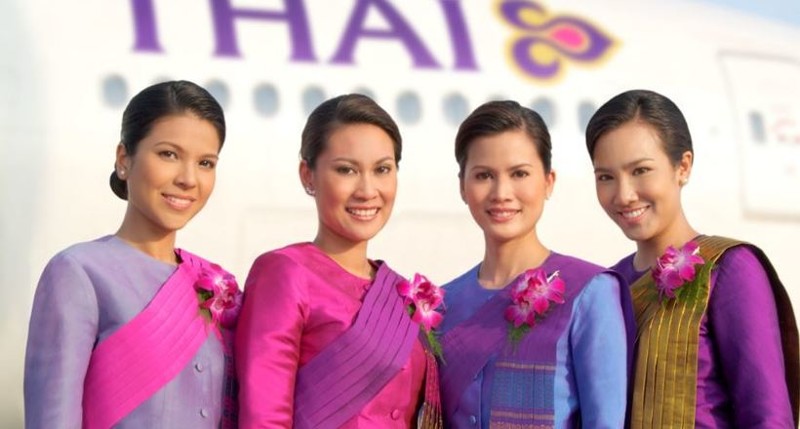 Вот как выглядят и одеваются стюардессы 12 лучших авиакомпаний мира!