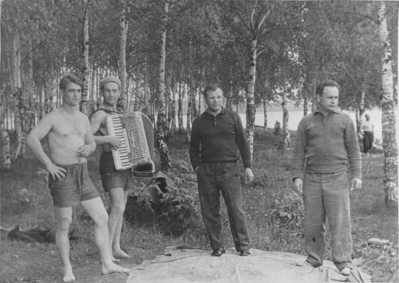  Первые космонавты СССР на отдыхе