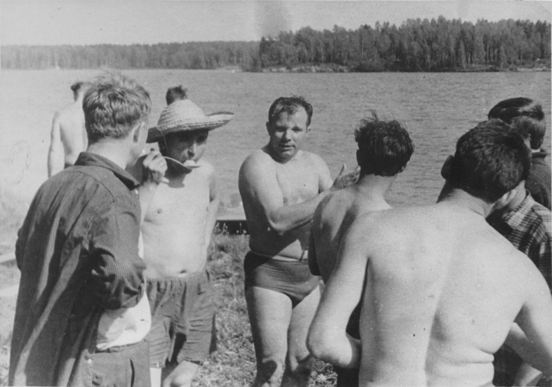  Первые космонавты СССР на отдыхе