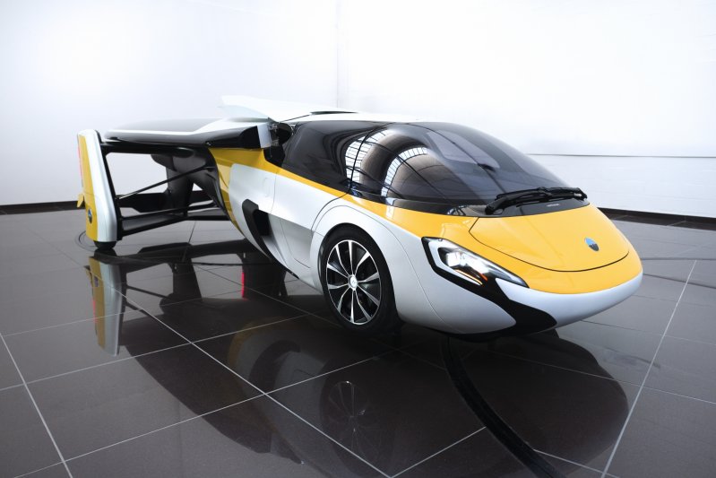 В Монако показали серийный летающий автомобиль