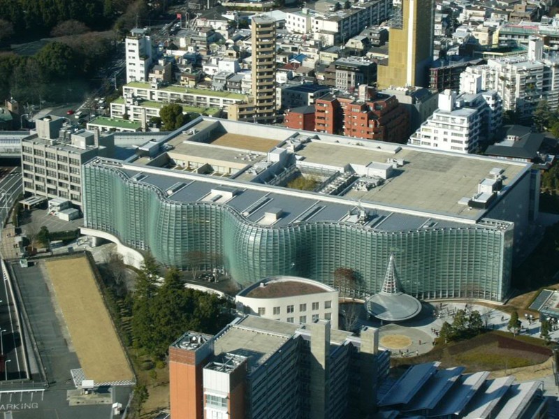 Национальный центр искусств (National Art Center, Tokyo).