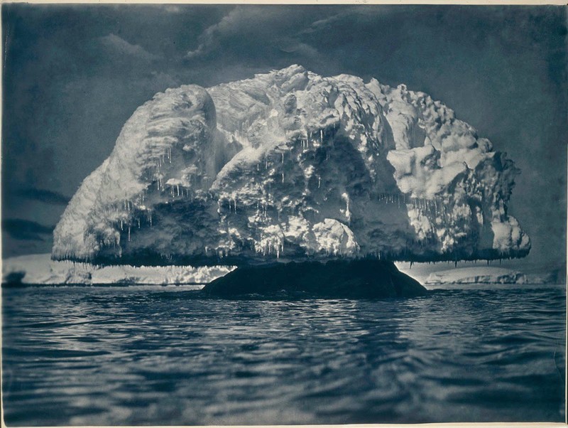 Грибообразное ледяное образование, австралийская антарктическая экспедиция (1911 - 1914), 1912 год.