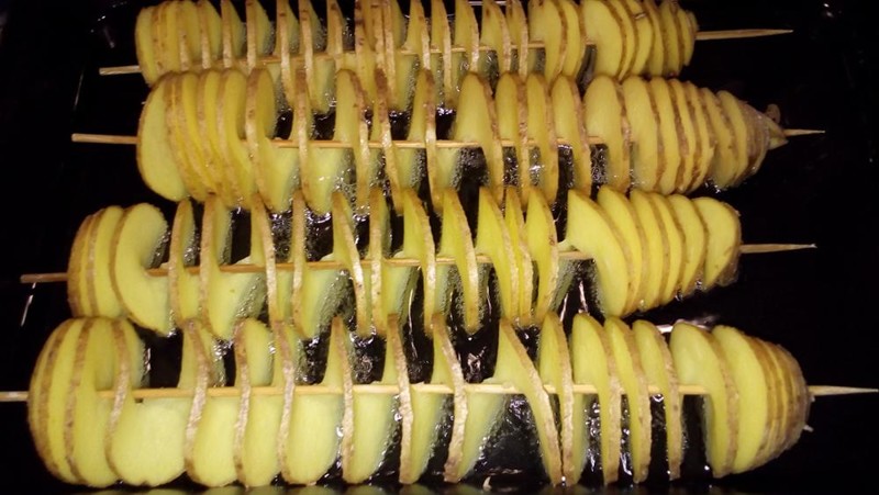 6. Машинка для нарезания большой спиральной чипсины из картофеля