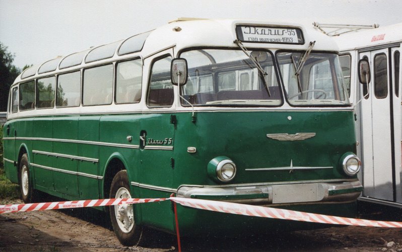 Один из ранних двухдверных Ikarus 55 сохранился до наших дней.