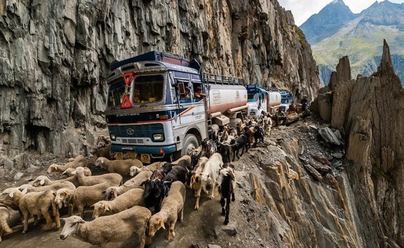 8. Опаснейшая дорога Zojila Pass, Индия