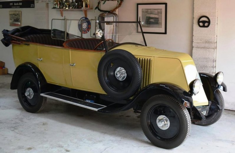 На аукцион выставлен Renault Индианы Джонса