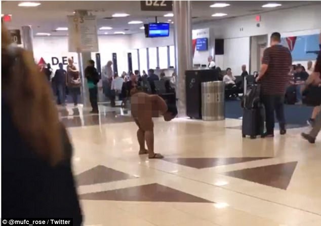 Женщина устроила сеанс эксгибиционизма в аэропорту Атланты