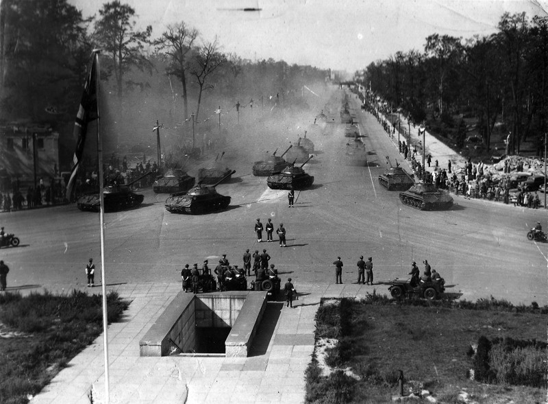Парад Победы в Берлине 7 сентября 1945 года (видео)