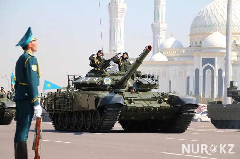 Самый масштабный в истории Казахстана военный парад прошел в Астане