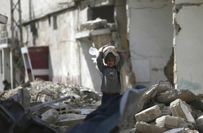 Детство в зоне боя: миллионы детей взрослеют на войне 