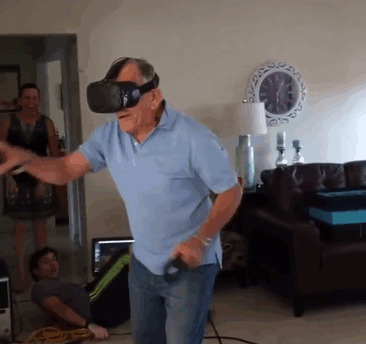 "Тот момент, когда твой 80-летний дед сражается с врагом в очках виртуальной реальности"