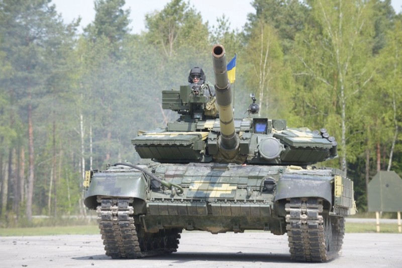 Команда "самой сильной армии Европы" идет последней на европейских танковых соревнованиях