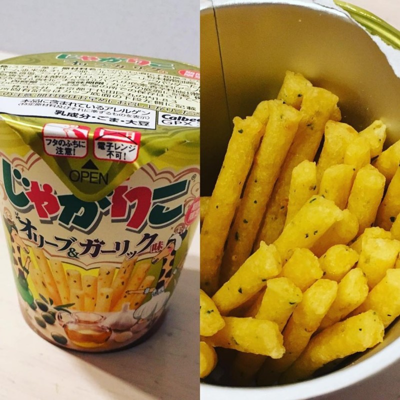 Jagariko — очень-очень хрустящая картошка с разными вкусами. Время от времени производитель выпускает "ограниченную серию" со вкусом, например (как на фото), оливкового масла и чеснока