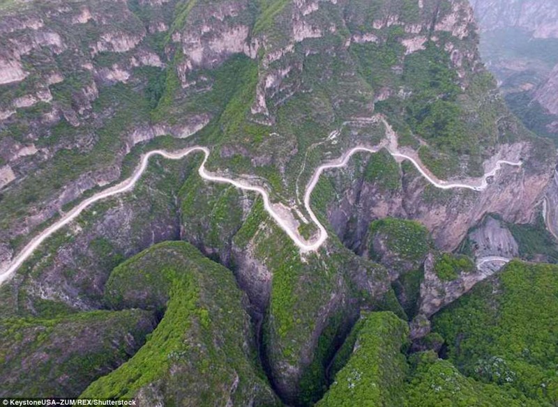 800 китайцев построили дорогу за 50 лет