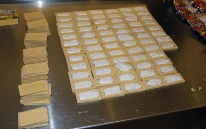 Ванильные вафли, наполненные кокаином