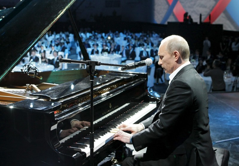 Путин и рояль: от «Ла-Ла Ленда» до «Мурки»