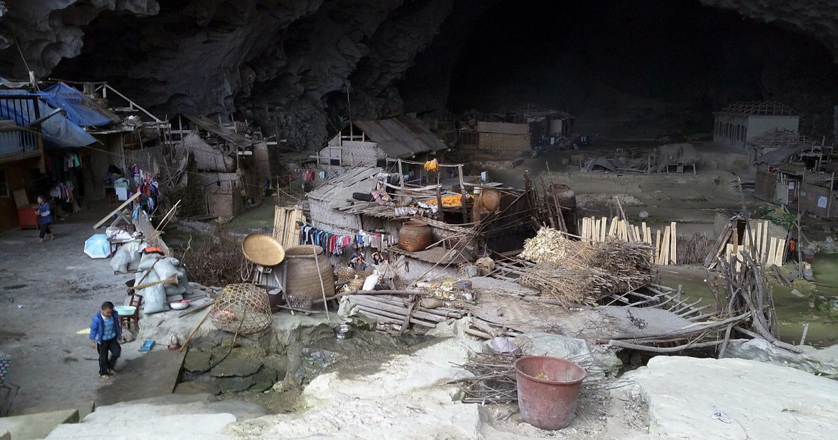 Дом в пещере у китайцев 5. Яодун в Китае. Школа в пещере, Гуйчжоу, Китай. Китайцы живут в пещерах. Живет в пещере.