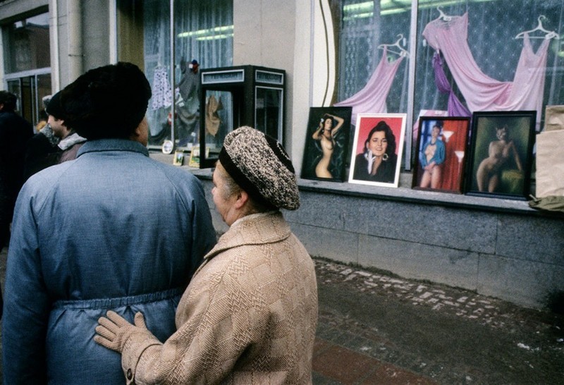 Прохожие на Арбате, 1989 год, Москва.