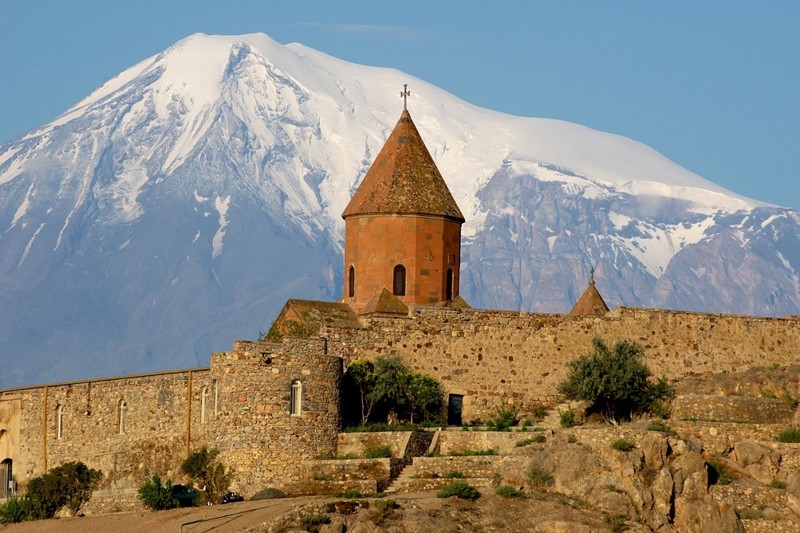 Монастырь Хор Вирап в Армении на фоне Арарата: