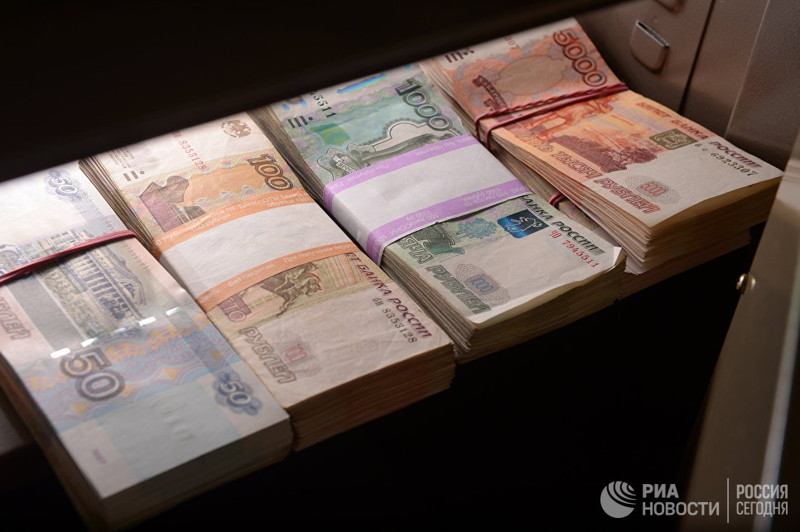 Россияне рассказали, сколько им нужно денег для «нормальной жизни»‍