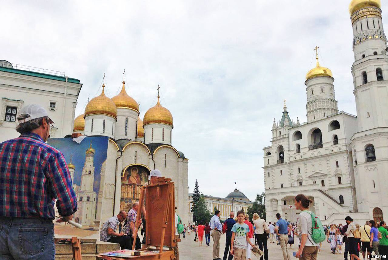 Музеи кремля время работы. Фотосъемка на фоне Соборной площади Московского Кремля. Музеи Кремля. Мелешкевич музеи Кремля. Музей в Кремле Нижний Новгород.