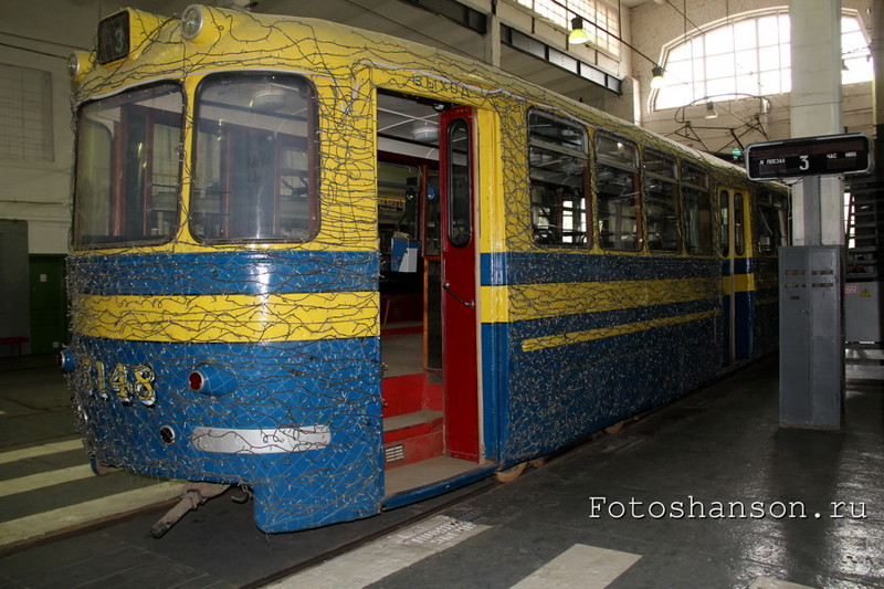 Бродя по музею городского электрического транспорта в Санкт-Петербурге