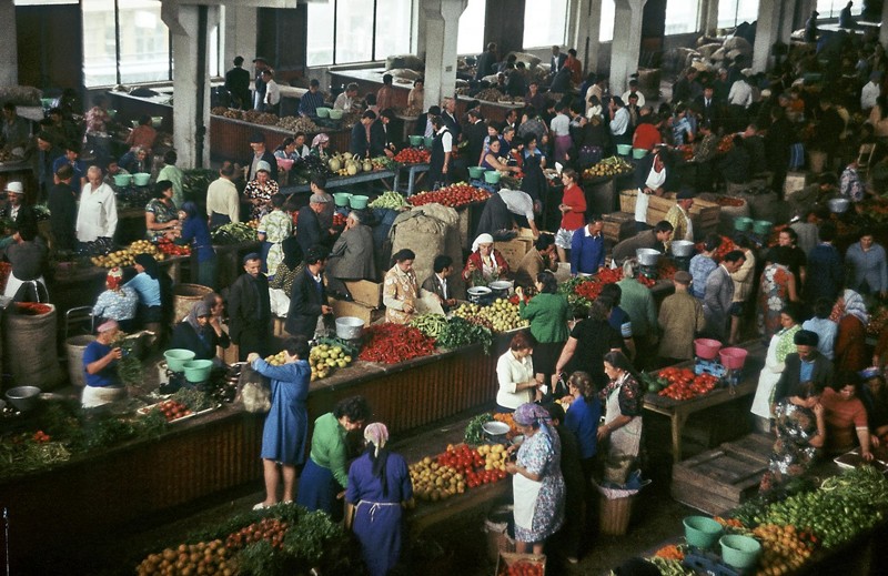 После трудового дня вы идёте на рынок, для того что бы купить продукты: 