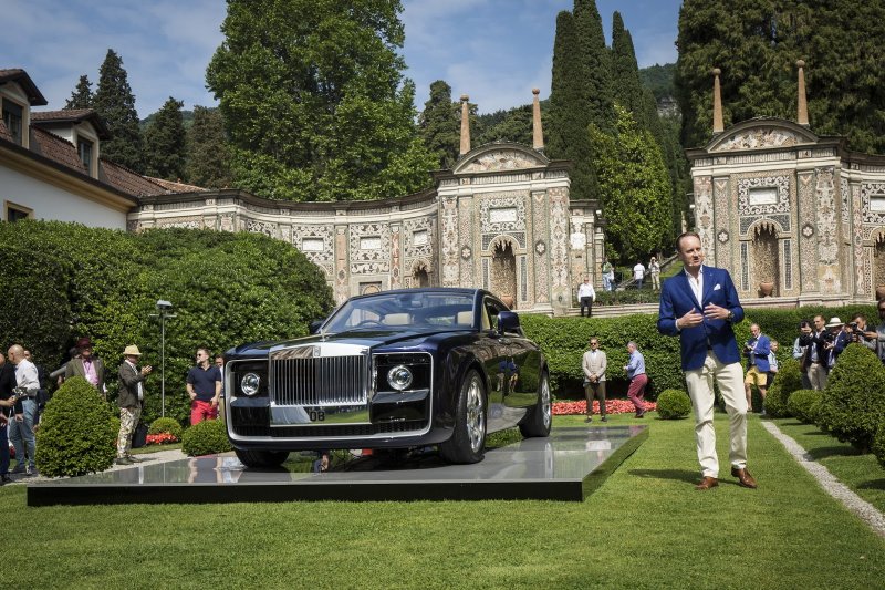 Rolls-Royce показал в Италии самый дорогой автомобиль в мире