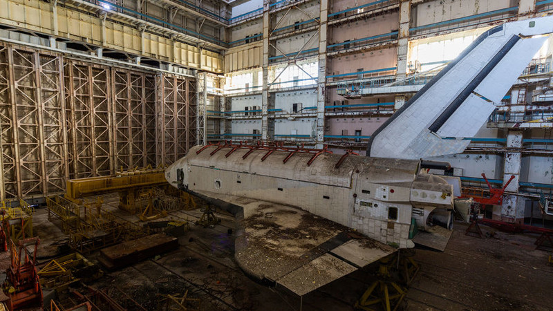 В заброшенных ангарах крупнейшего в мире космодрома Байконур