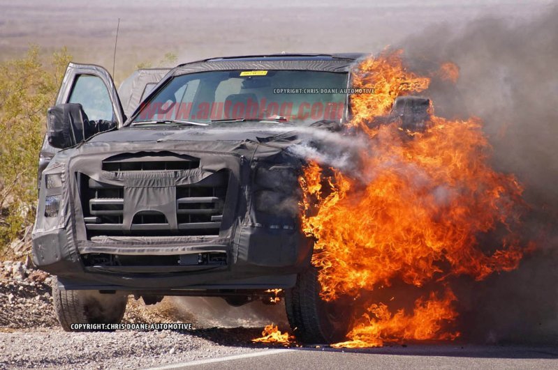 Во время тестов полностью сгорел пикап Ford