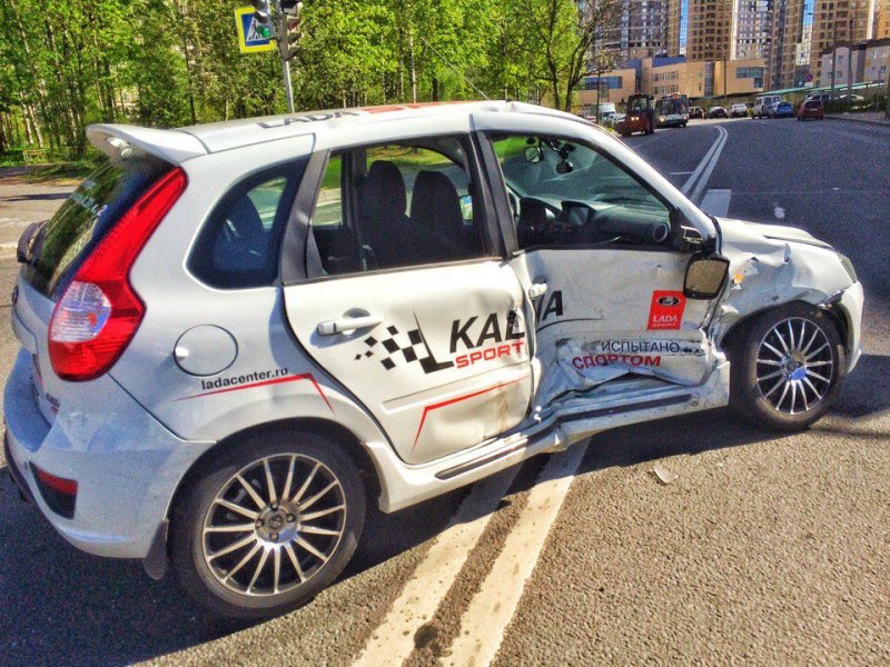 Авария дня. Lada Kalina Sport vs. Renault Clio
