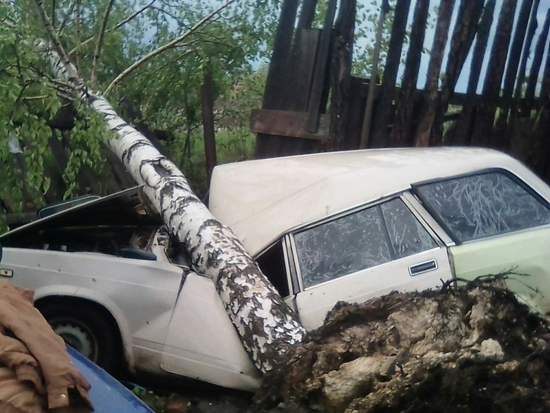 Нижнему Тагилу снесло крышу