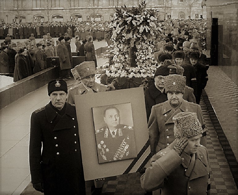 Где похоронен маршал жуков георгий константинович фото