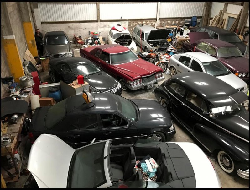 Коллекцию автомобилей умершего гробовщика продадут с аукциона