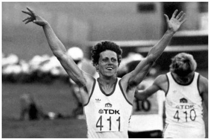 Чешская бегунья Ярмила Кратохвилова в 1983 году установила мировой рекорд в беге на 800 метров - 1:53,28. Рекорд до сих пор непревзойден