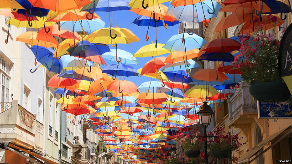 Соляной переулок аллея парящих зонтиков