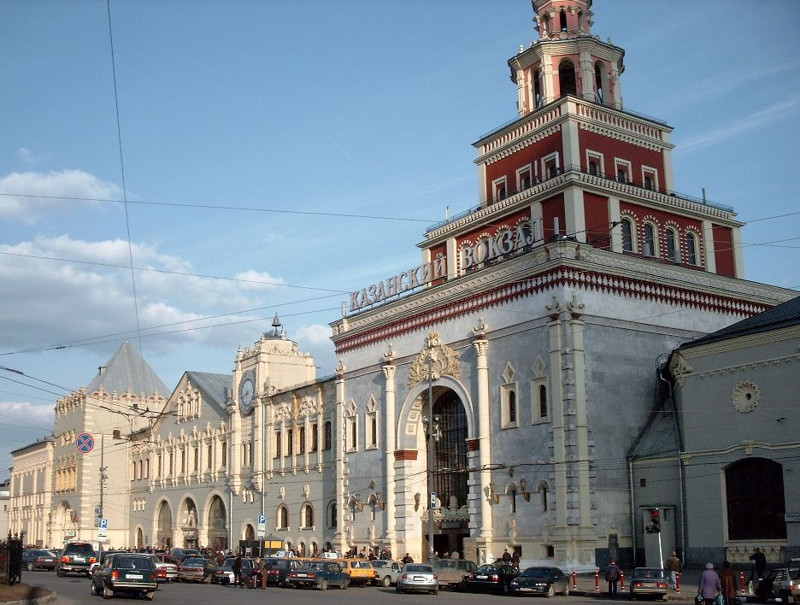 Грандиозный Казанский вокзал в Москве, тоже в списке его творений. 1913 - 1940 годы.