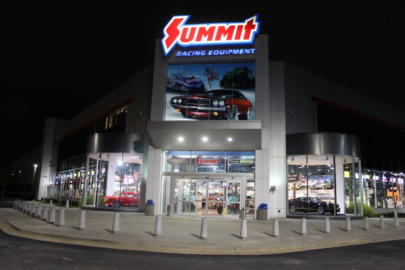 Summit Racing Super Store в МакДонахью, Джорджия